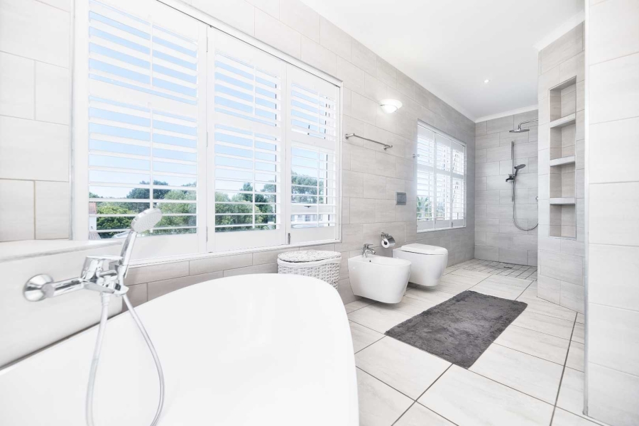 7 Bedroom Property for Sale in Hermanus Heights Western Cape